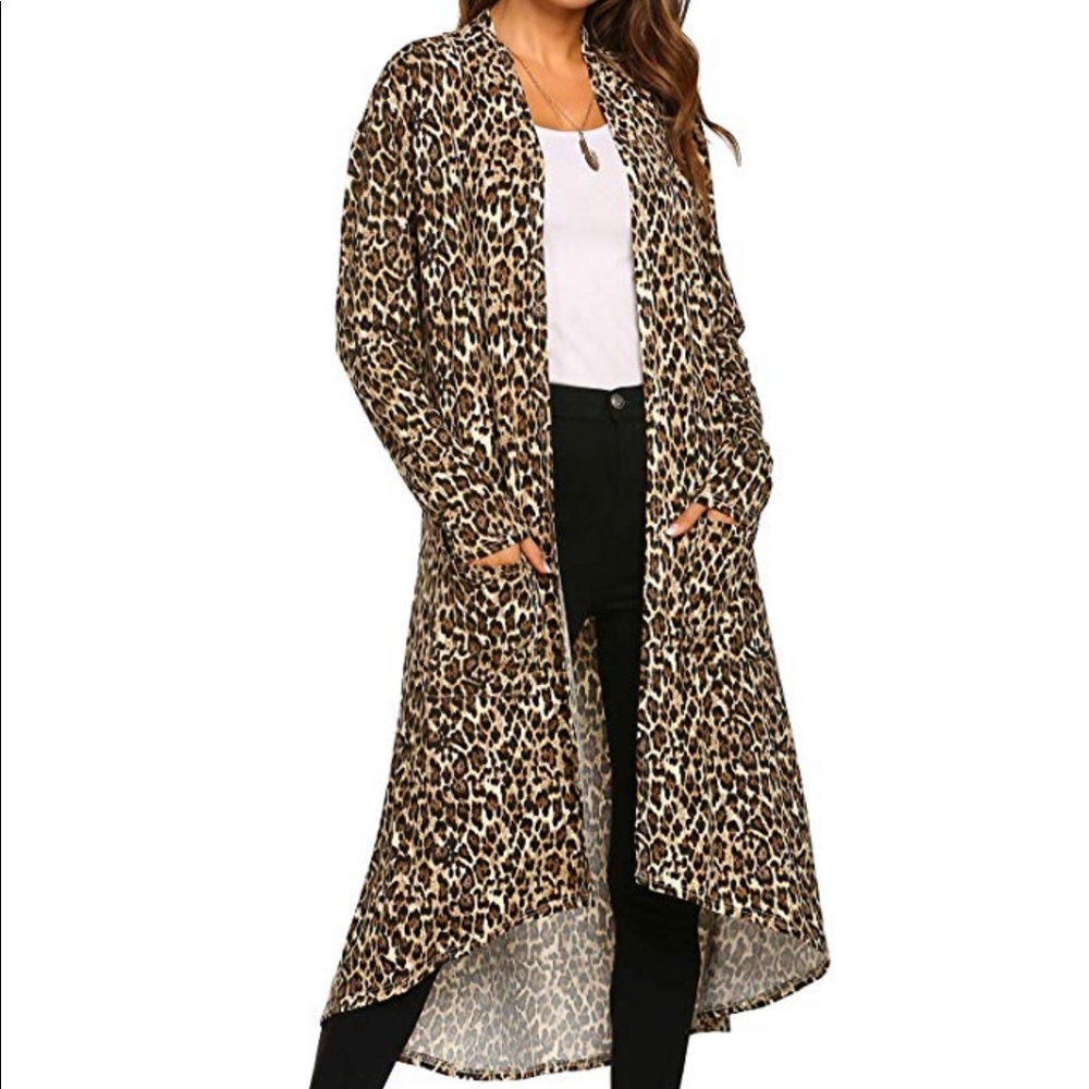 Leopard print hi-lo duster.